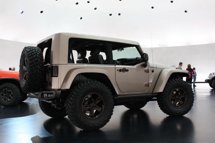  Jeep Wrangler Flattop Concept 2013 года  (фото 9 из 23)
